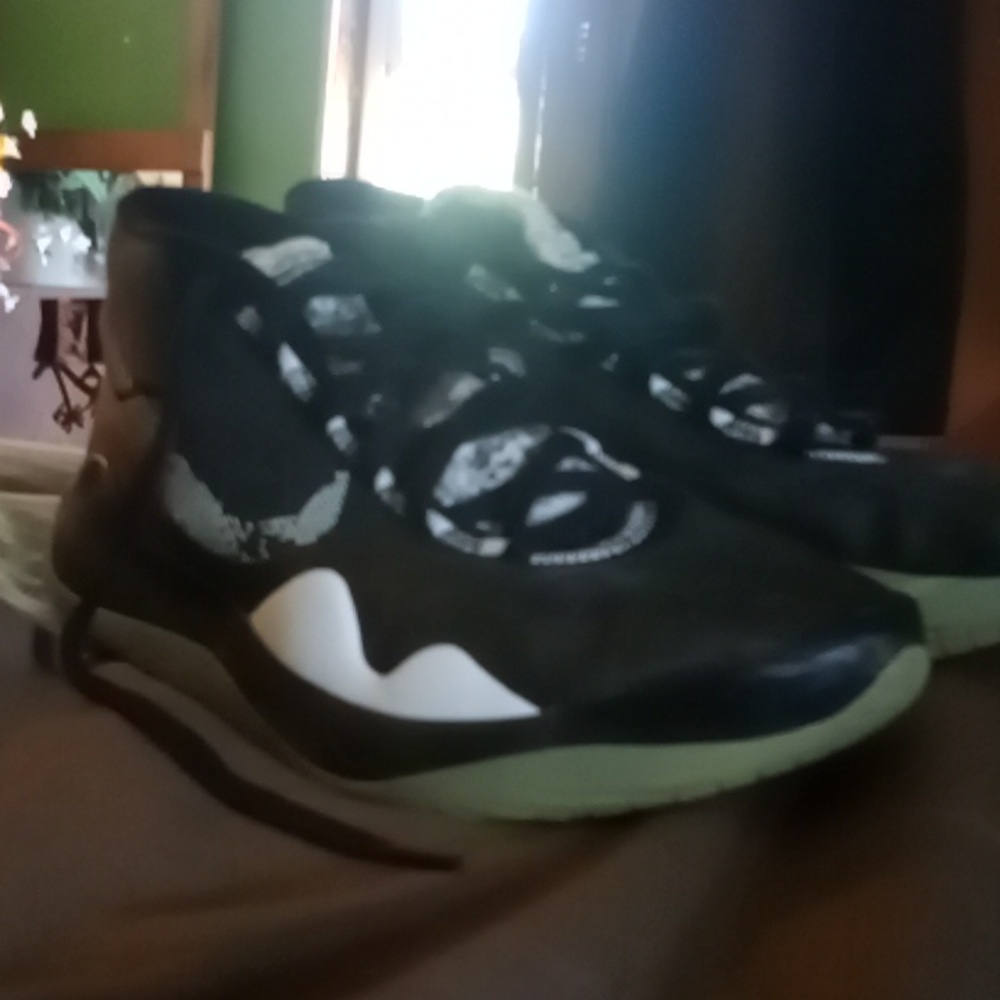 KD12 Black
